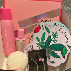 Makeup bundle
